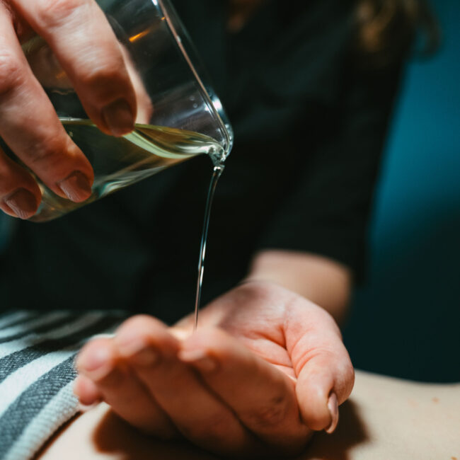Le Massage Signature : une exp&eacute;rience unique entre bien-&ecirc;tre et guidance intuitive &agrave; Colmar Cernay