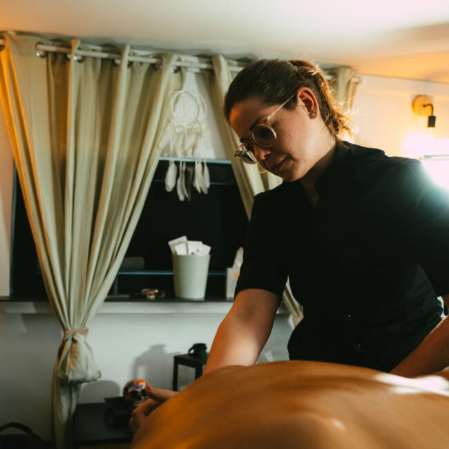 La chaleur des mains pendant le massage : bien plus qu’un simple toucher Kingersheim
